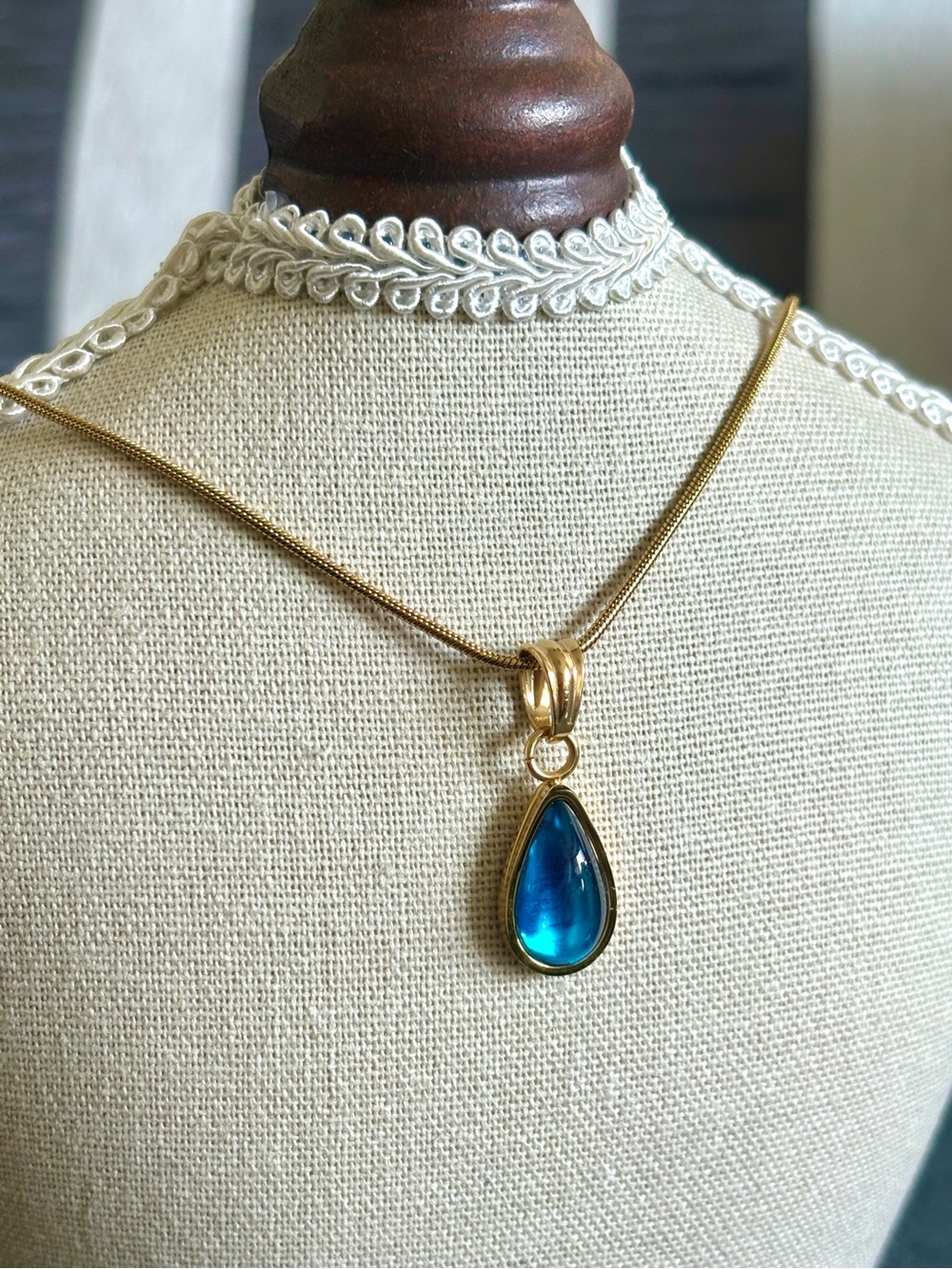 Teardrop Blue Pendant Necklace